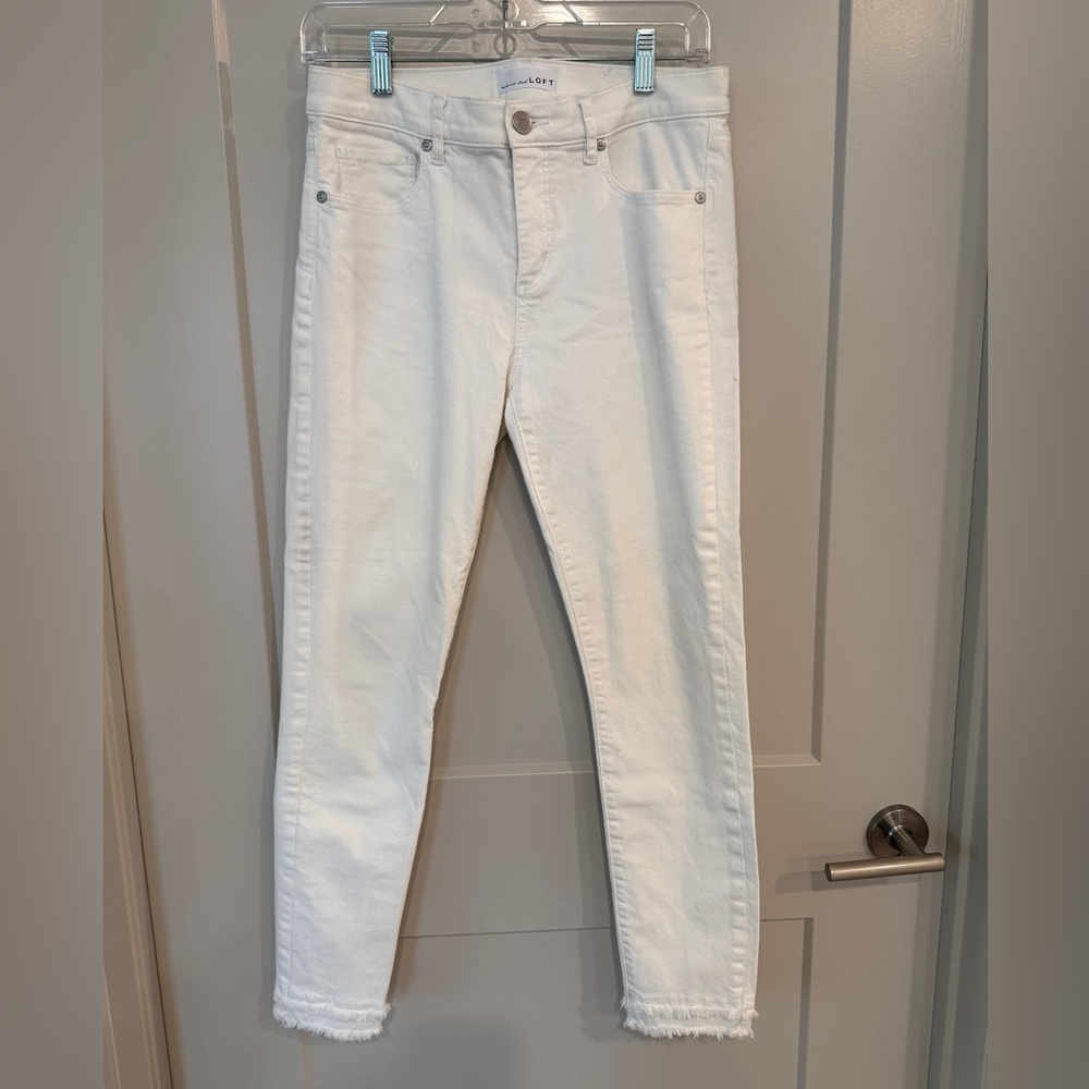 LOFT Women's White Skinny Jeans, Ankle length with double frayed hem - size 4/27
